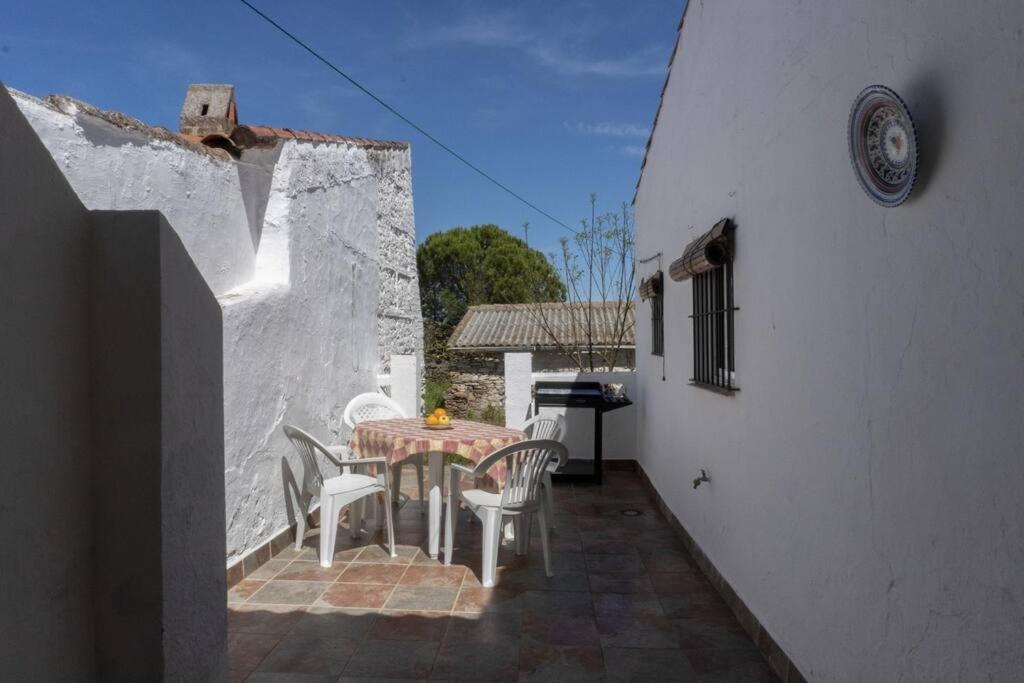 Casa Tipica Extremena Apartment Cheles Екстериор снимка